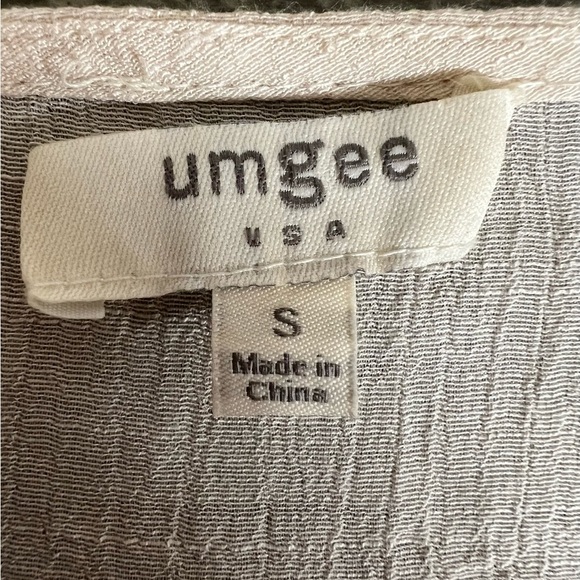 Umgee‎ blouse - Picture 2 of 5